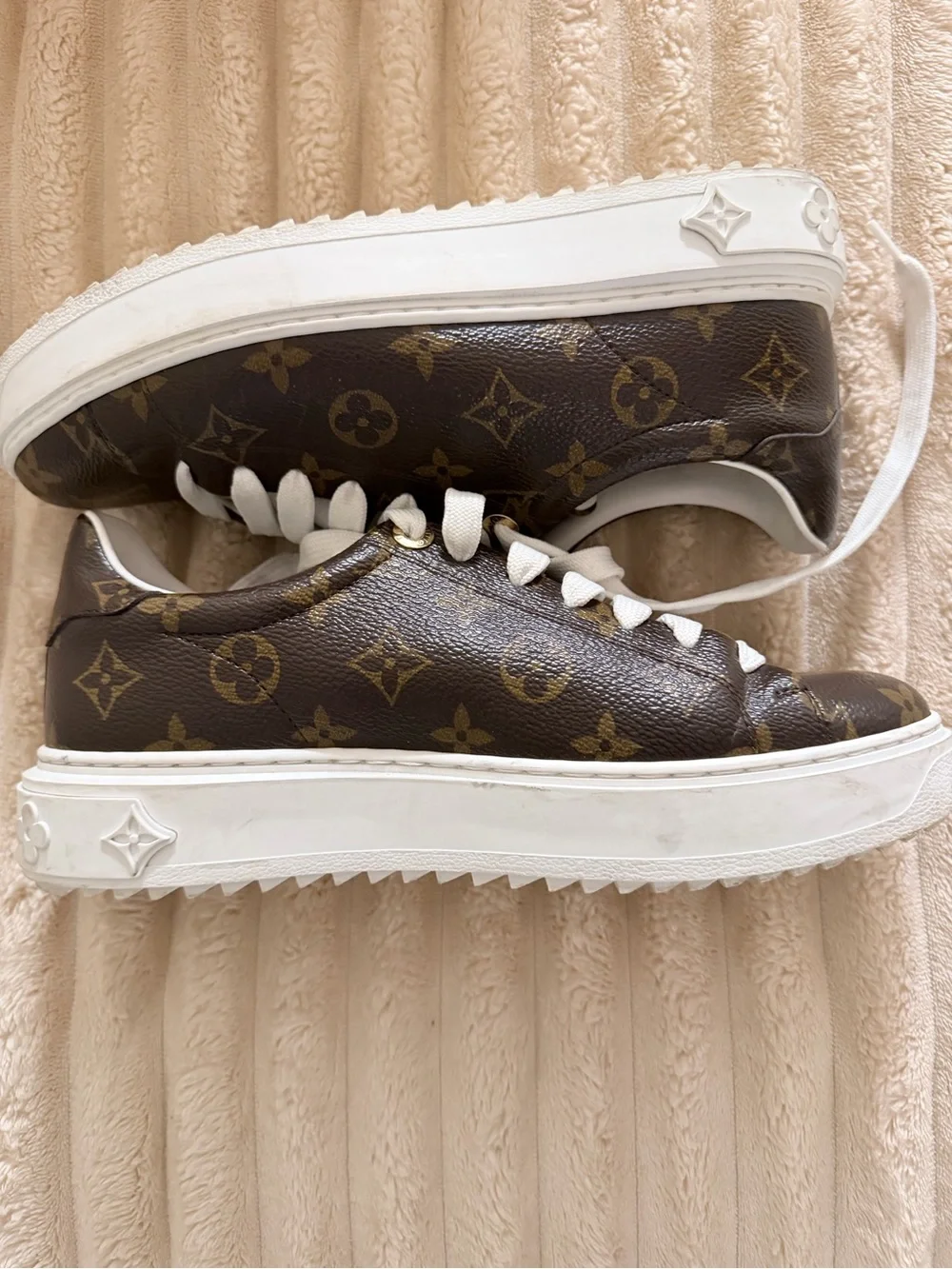 Louis Vuitton Women Sneakers